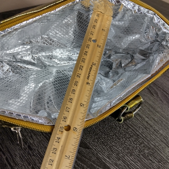 Primeware Wine Bottle PURSE. Thermal New Corkscrew Included Yellow. - Picture 9 of 13